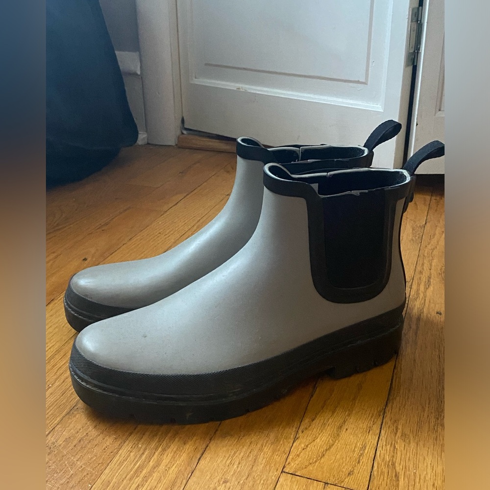 Gray & Black Rubber Rain Boots Soft Inner Lining Chelsea Boot Waterproof Classic